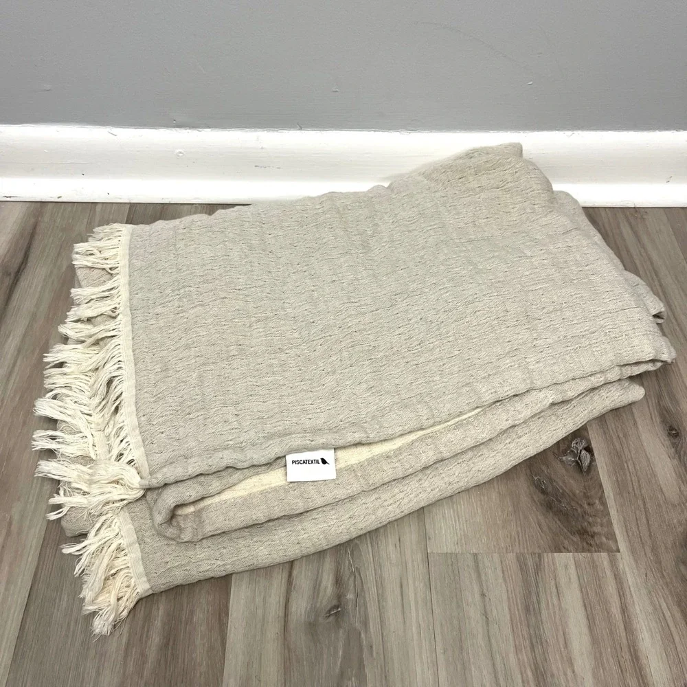 Piscatextil Beige 100% Cotton Fringed Textured Throw Blanket in OS